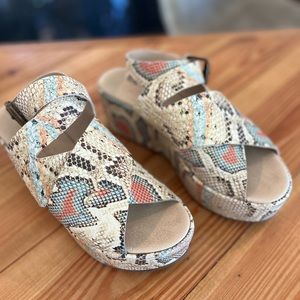 MATISSE Snake Skin Texture Wedges